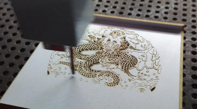 The difference between laser marking machine and laser engraver.